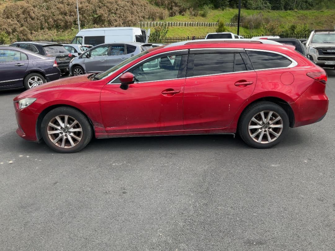 Photo '4' of Mazda Atenza