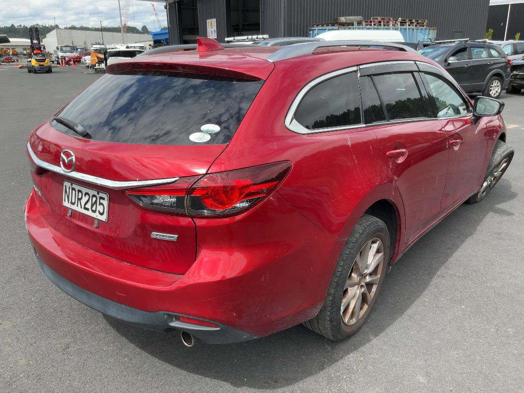 Photo '7' of Mazda Atenza