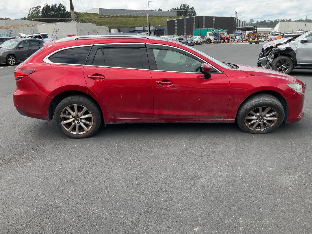 Photo '8' of Mazda Atenza