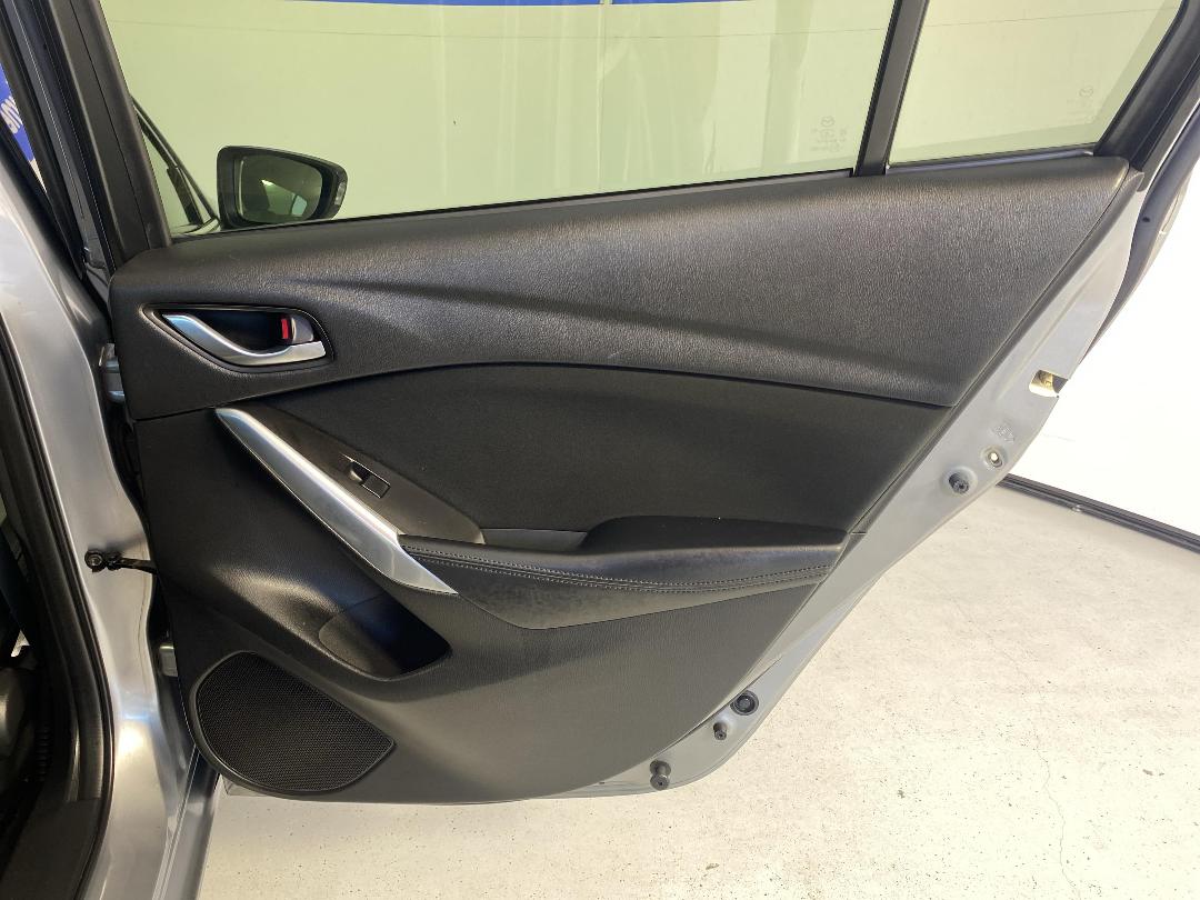 Photo '19' of Mazda Atenza