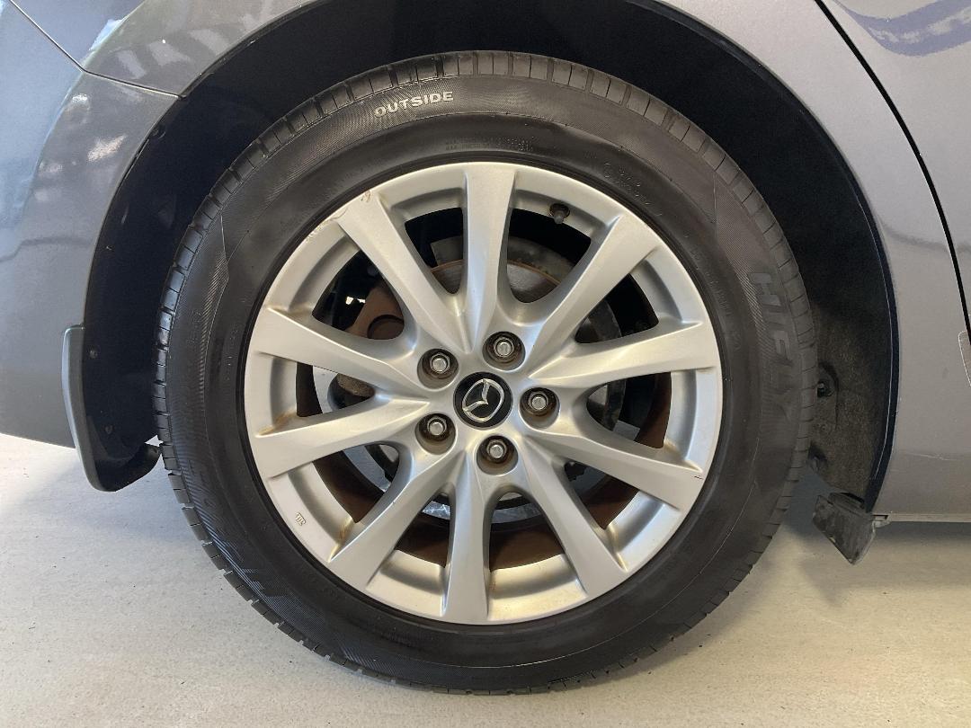 Photo '12' of Mazda Atenza