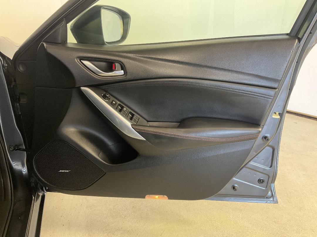 Photo '15' of Mazda Atenza