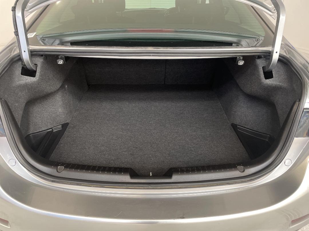 Photo '14' of Mazda Atenza