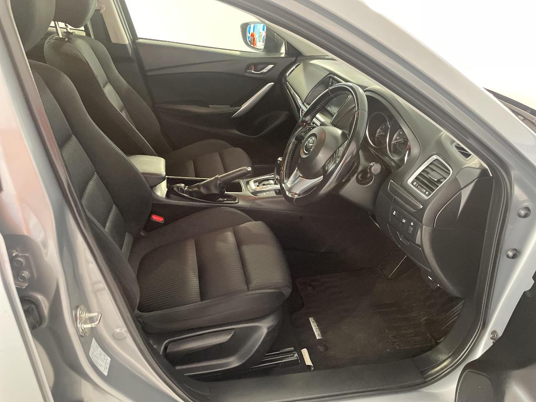 Photo '16' of Mazda Atenza