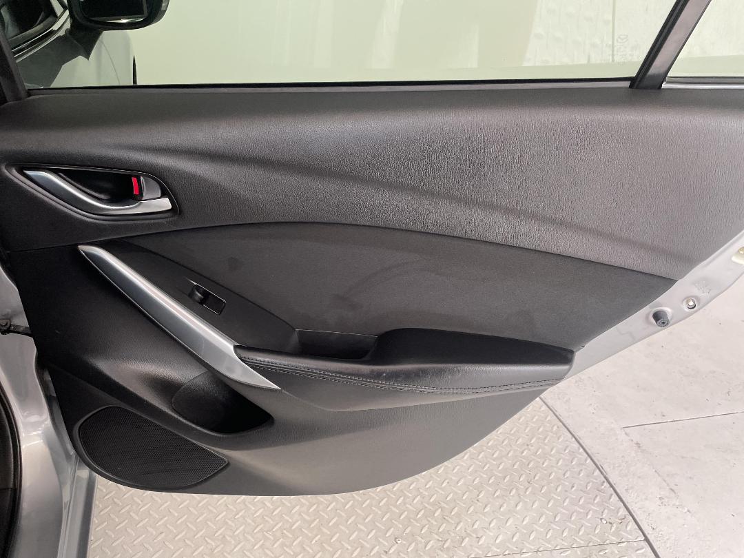 Photo '19' of Mazda Atenza