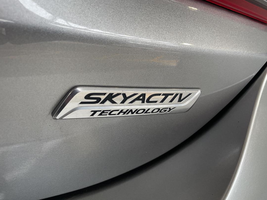 Photo '37' of Mazda Atenza