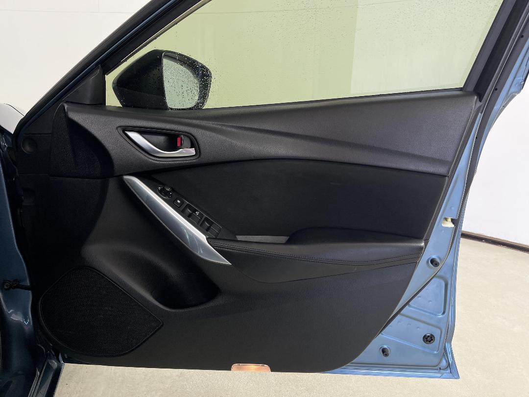 Photo '15' of Mazda Atenza Photo '15' of Mazda Atenza