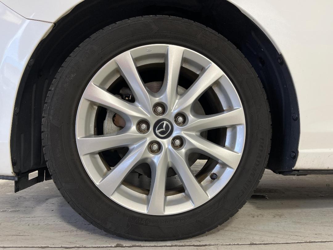 Photo '10' of Mazda Atenza