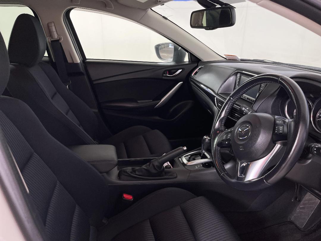 Photo '16' of Mazda Atenza