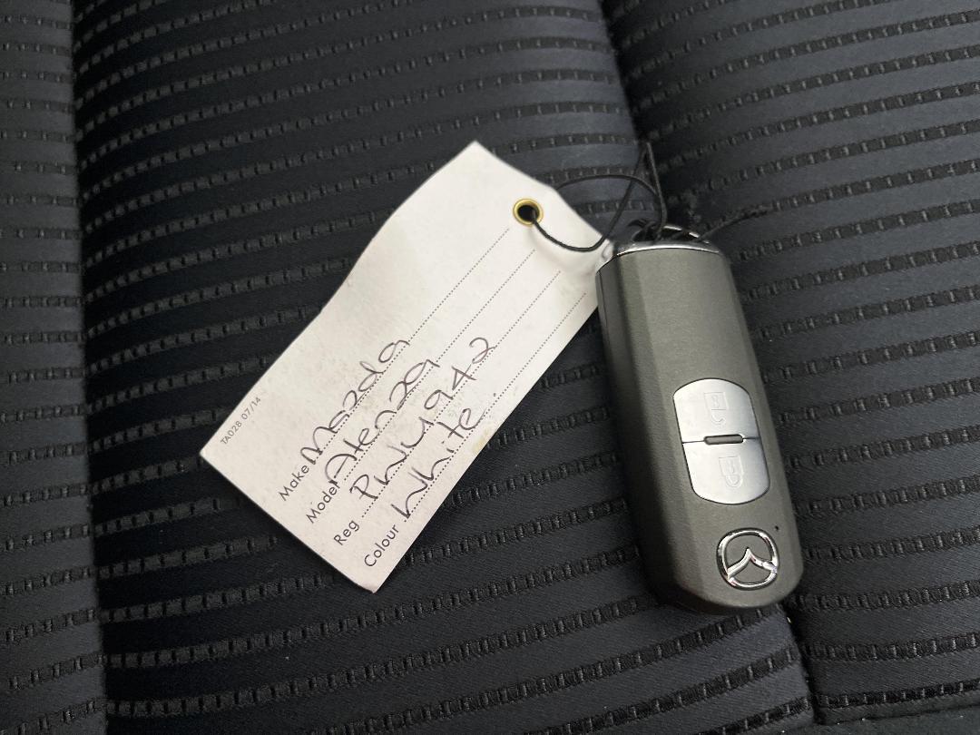 Photo '22' of Mazda Atenza