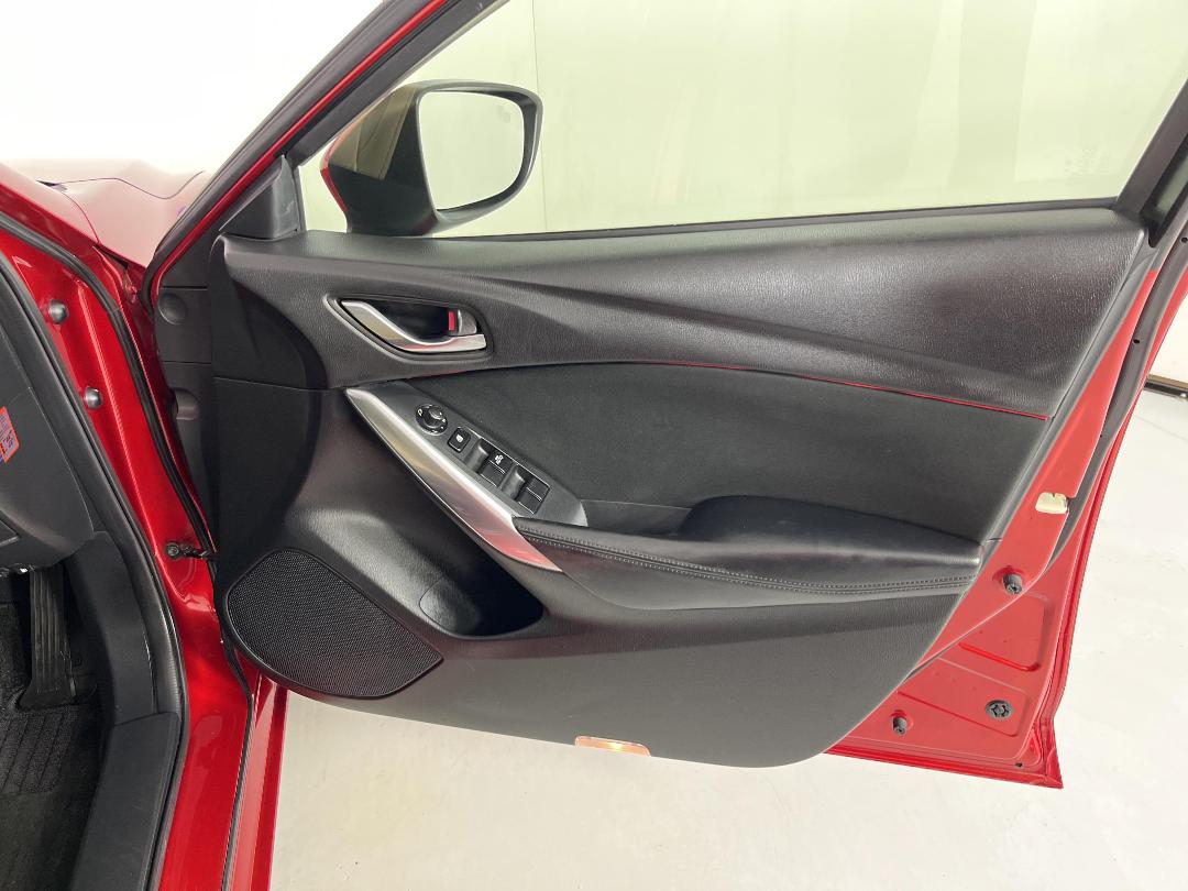 Photo '15' of Mazda Atenza Photo '15' of Mazda Atenza