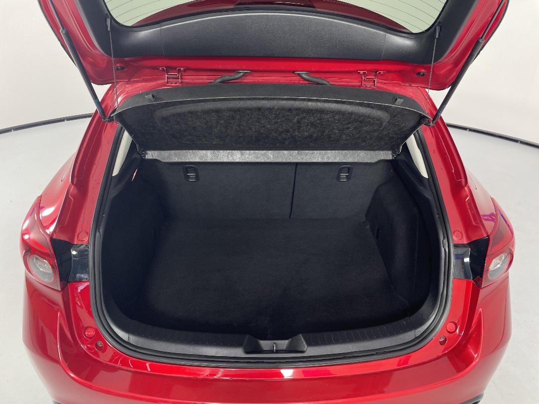 Photo '14' of Mazda Axela