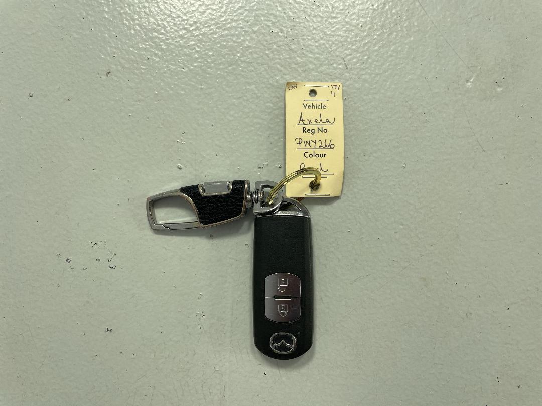 Photo '22' of Mazda Axela