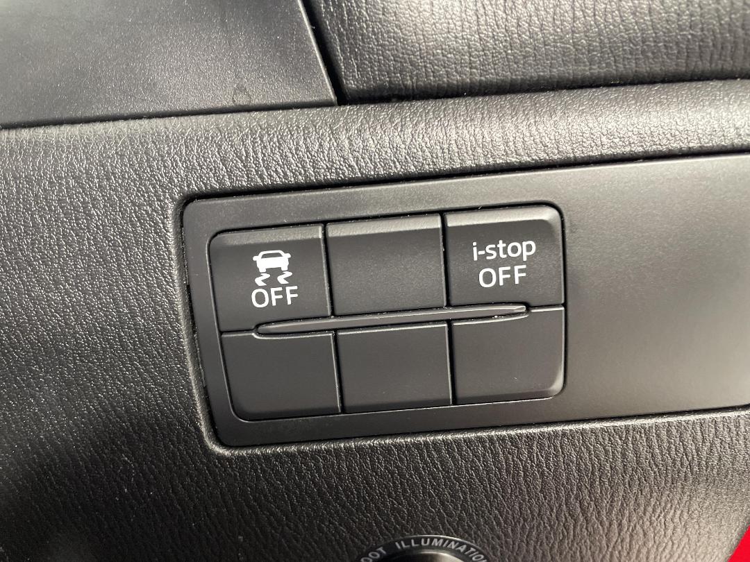 Photo '23' of Mazda Axela