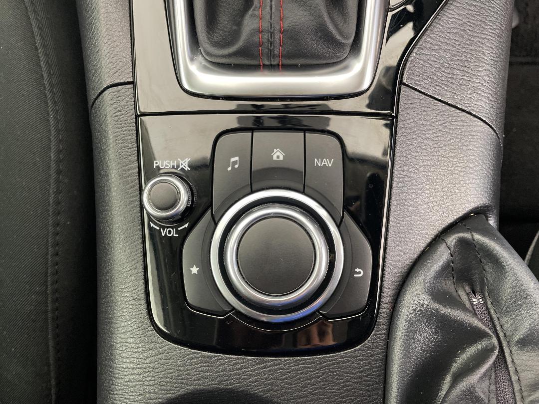 Photo '26' of Mazda Axela