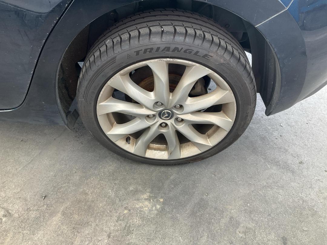 Photo '14' of Mazda Axela Photo '14' of Mazda Axela