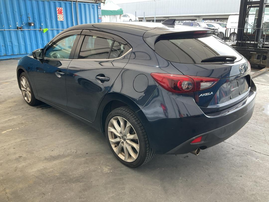 Photo '16' of Mazda Axela Photo '16' of Mazda Axela