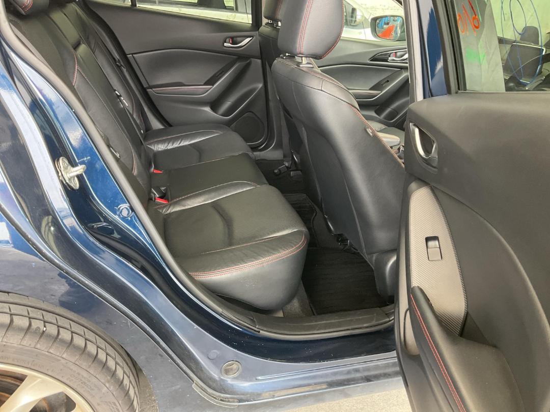 Photo '23' of Mazda Axela Photo '23' of Mazda Axela