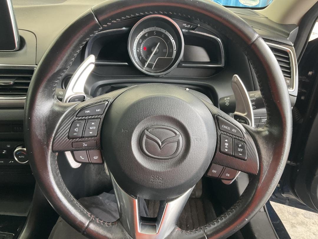 Photo '28' of Mazda Axela Photo '28' of Mazda Axela