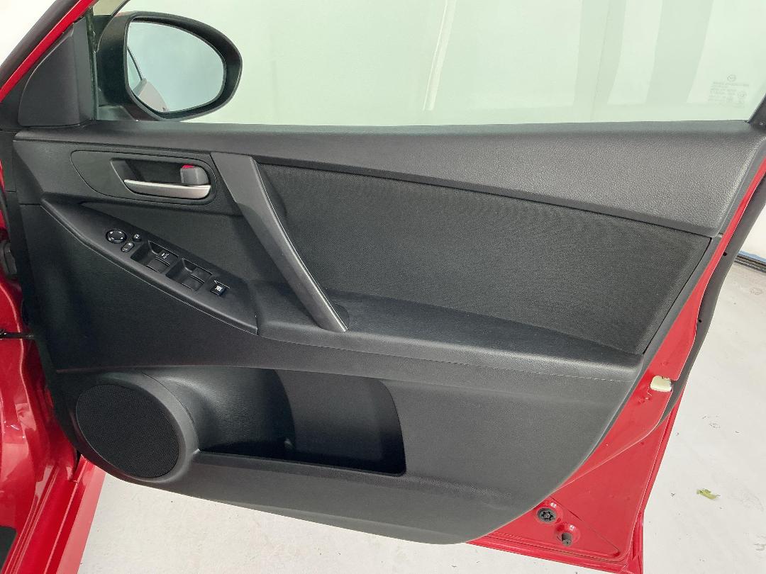 Photo '15' of Mazda Axela