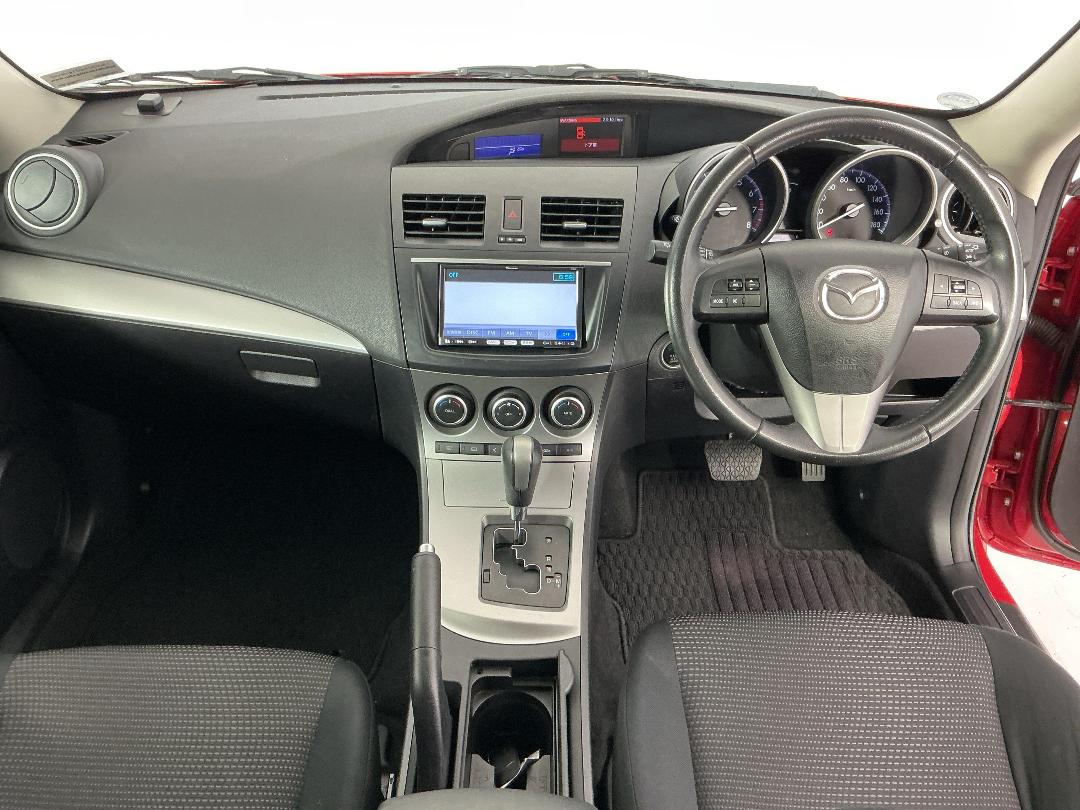 Photo '17' of Mazda Axela