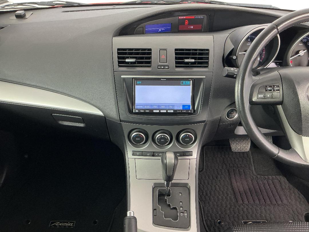 Photo '18' of Mazda Axela