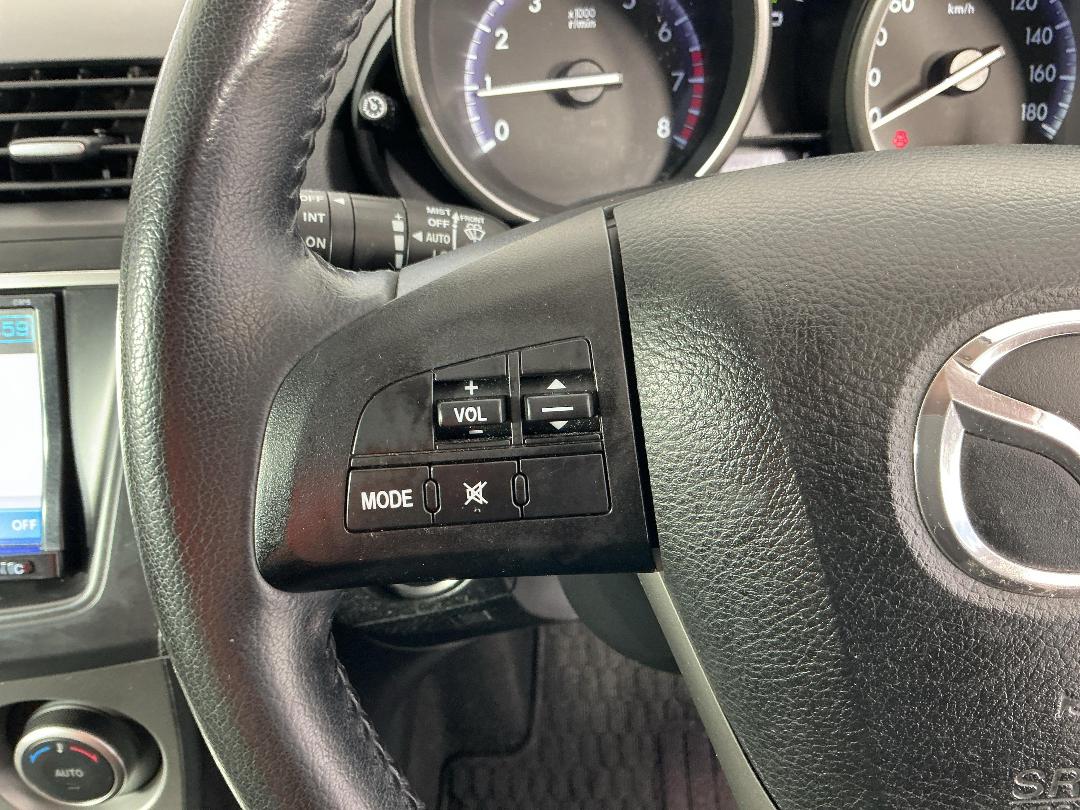 Photo '23' of Mazda Axela