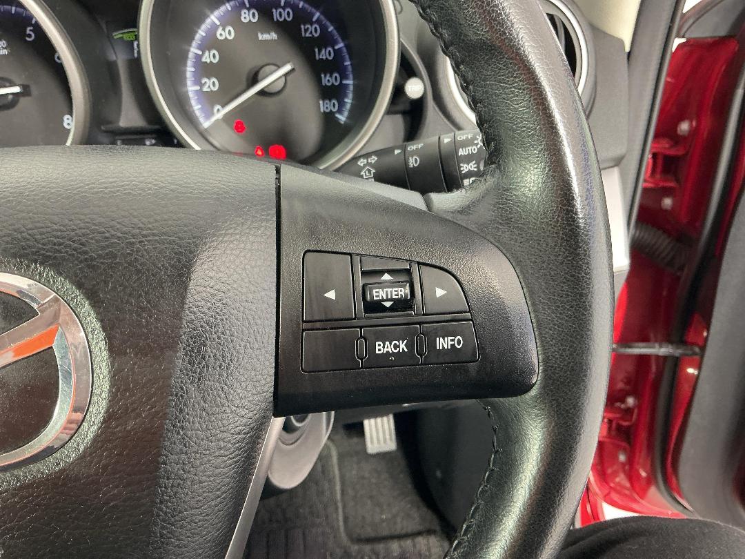 Photo '24' of Mazda Axela