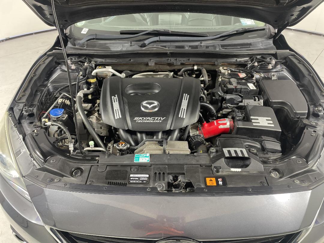 Photo '13' of Mazda Axela