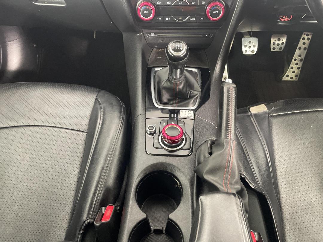 Photo '18' of Mazda Axela