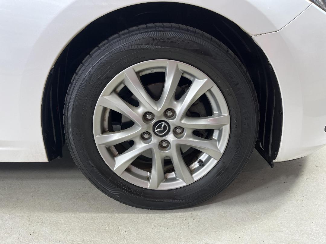 Photo '9' of Mazda Axela Photo '9' of Mazda Axela