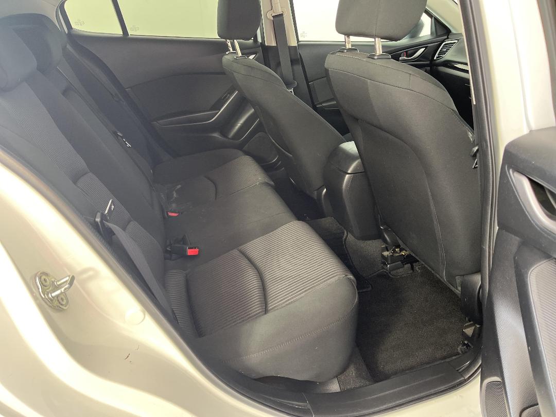 Photo '20' of Mazda Axela Photo '20' of Mazda Axela