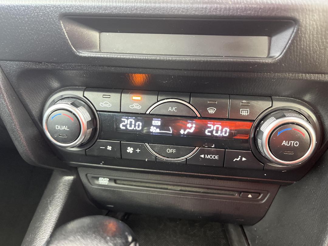 Photo '30' of Mazda Axela Photo '30' of Mazda Axela