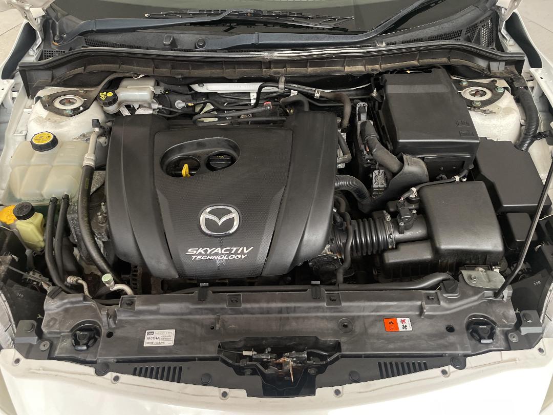 Photo '13' of Mazda Axela