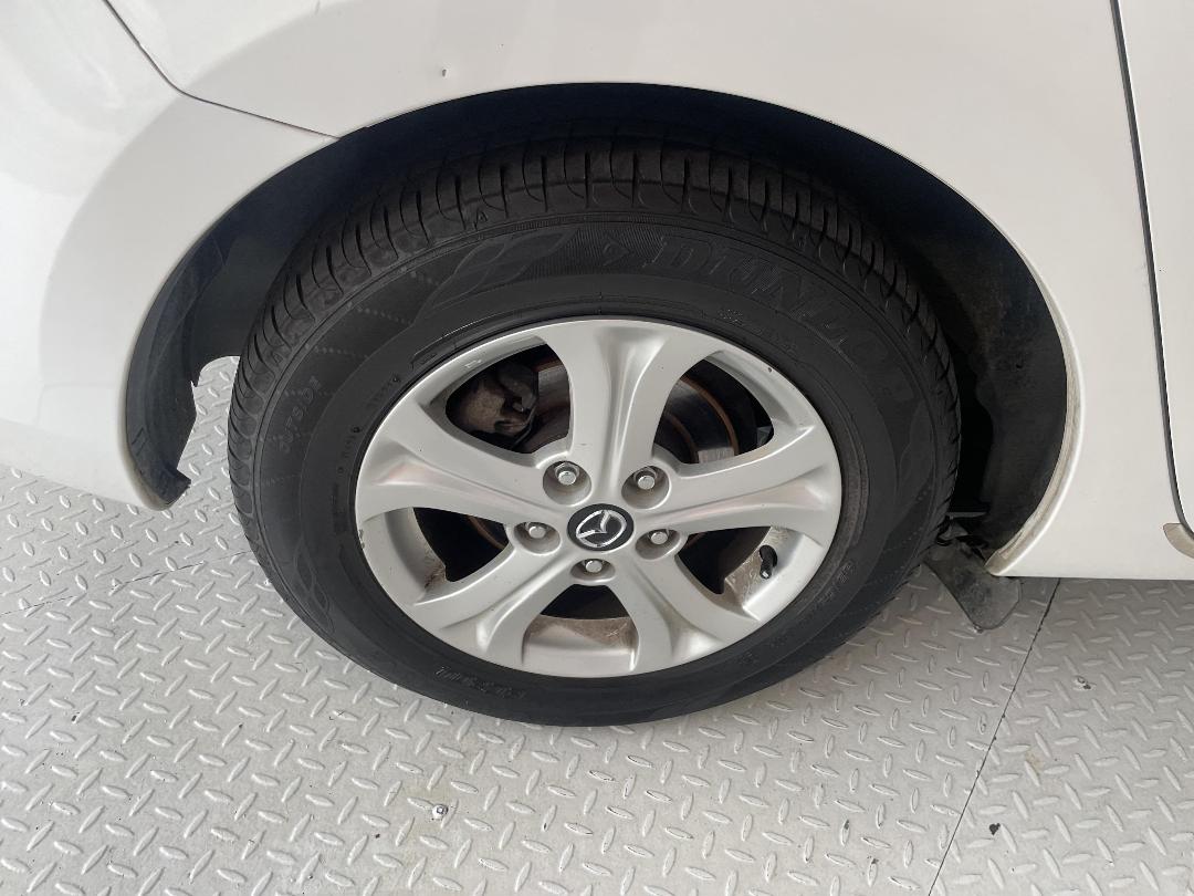 Photo '12' of Mazda Axela