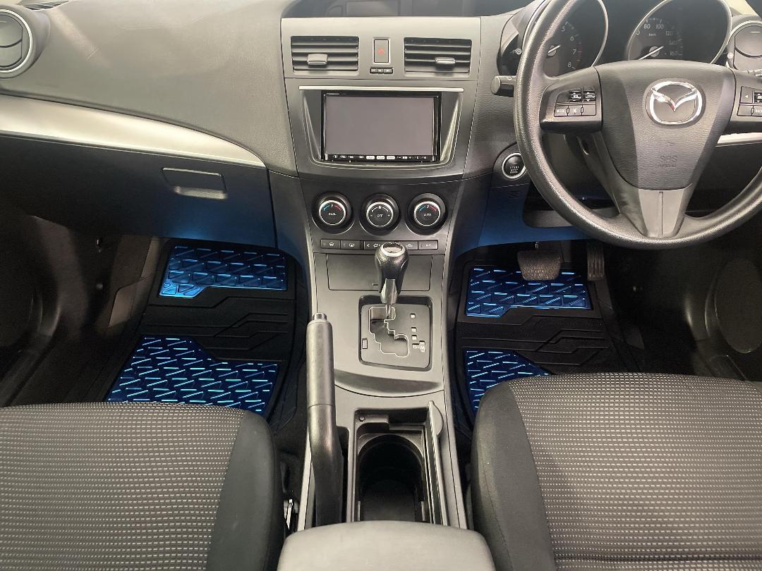 Photo '18' of Mazda Axela