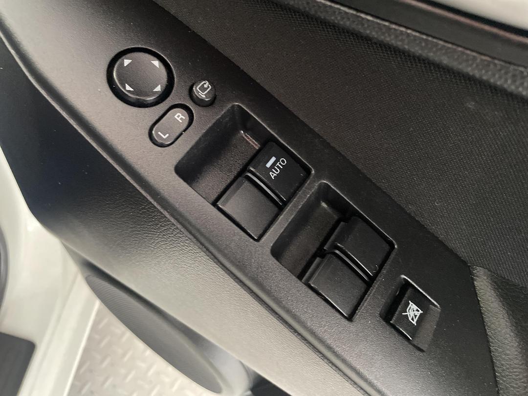 Photo '24' of Mazda Axela