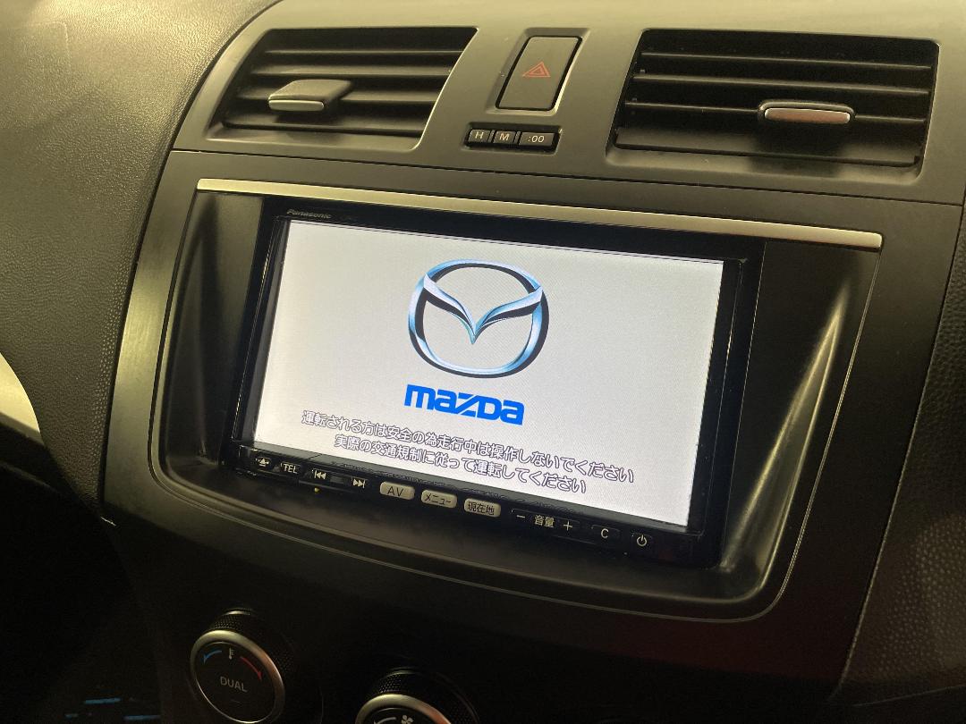 Photo '30' of Mazda Axela