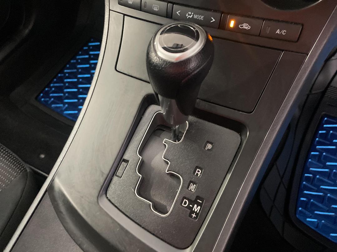 Photo '33' of Mazda Axela