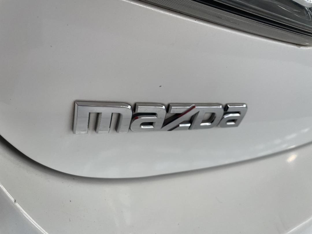 Photo '37' of Mazda Axela