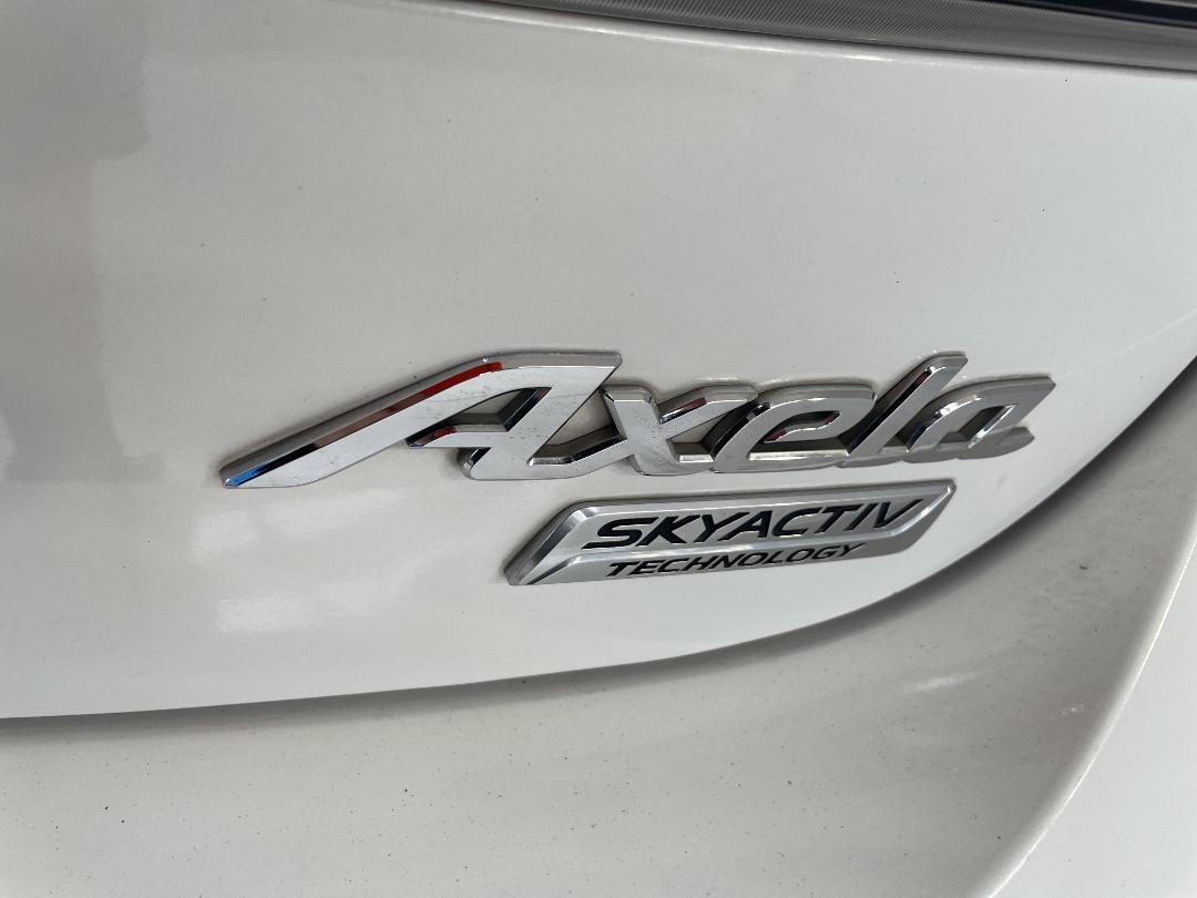 Photo '38' of Mazda Axela