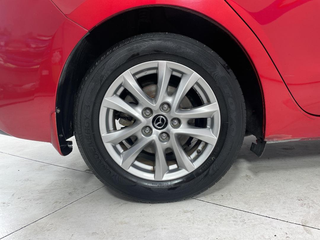 Photo '12' of Mazda Axela