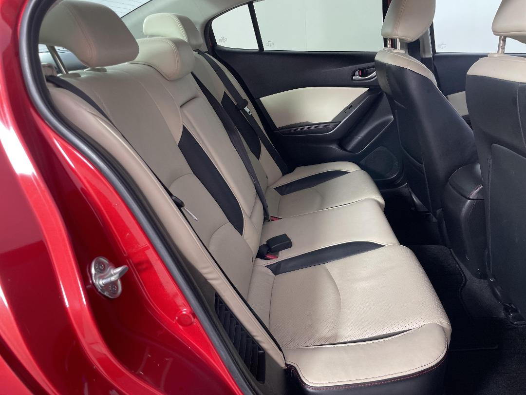 Photo '20' of Mazda Axela