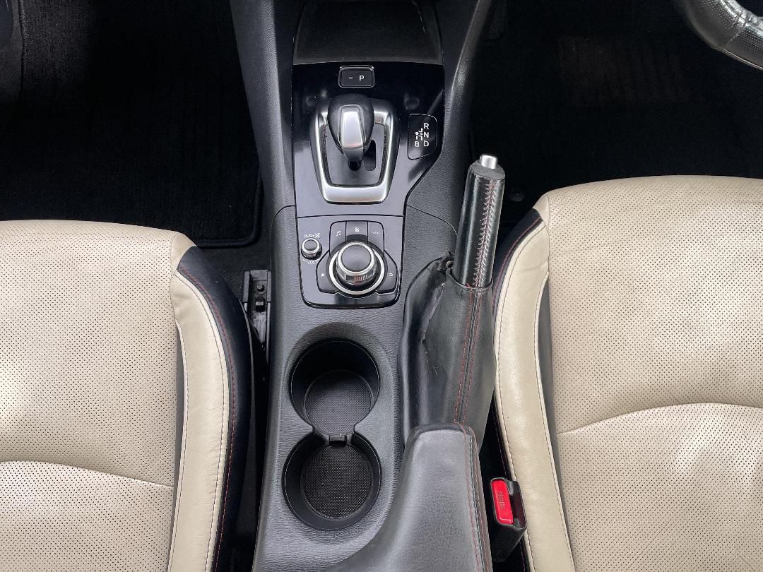 Photo '18' of Mazda Axela