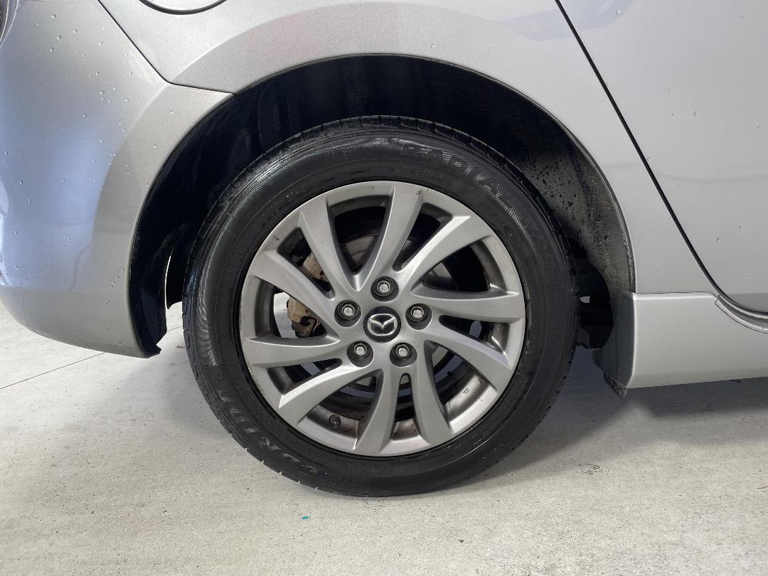 Photo '12' of Mazda Axela