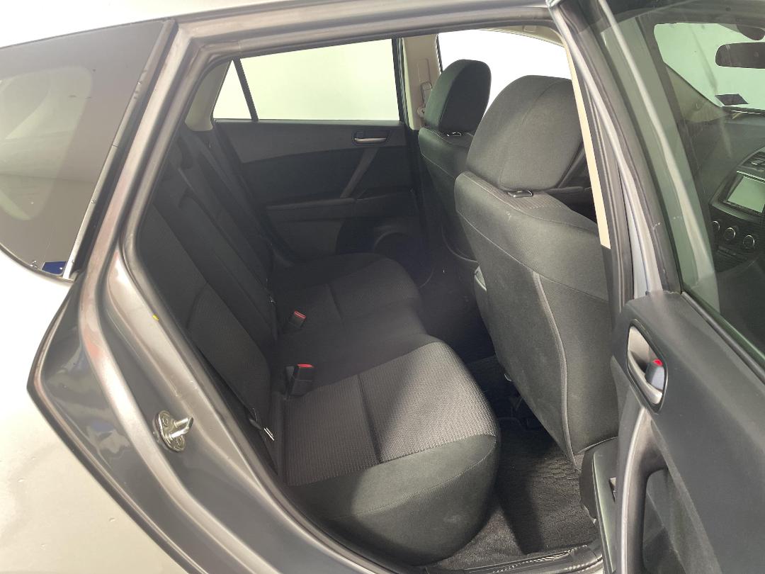 Photo '20' of Mazda Axela