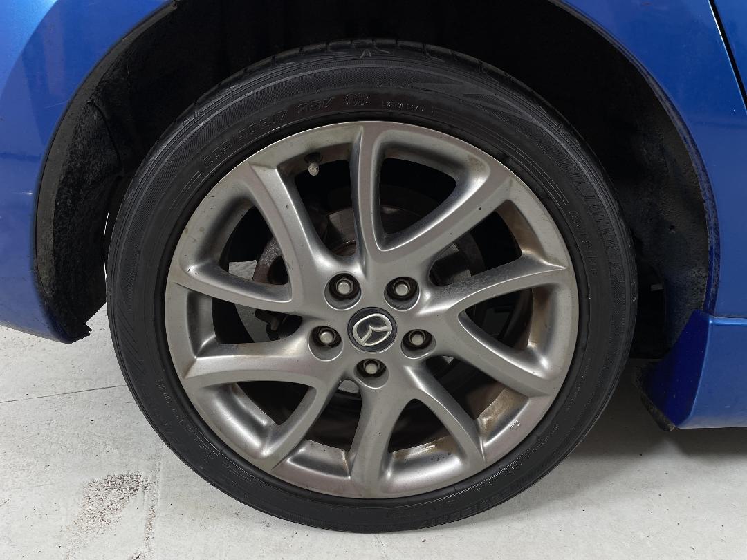 Photo '12' of Mazda Axela Photo '12' of Mazda Axela