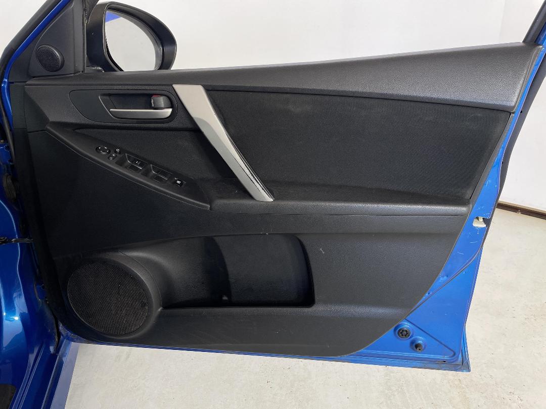 Photo '15' of Mazda Axela Photo '15' of Mazda Axela