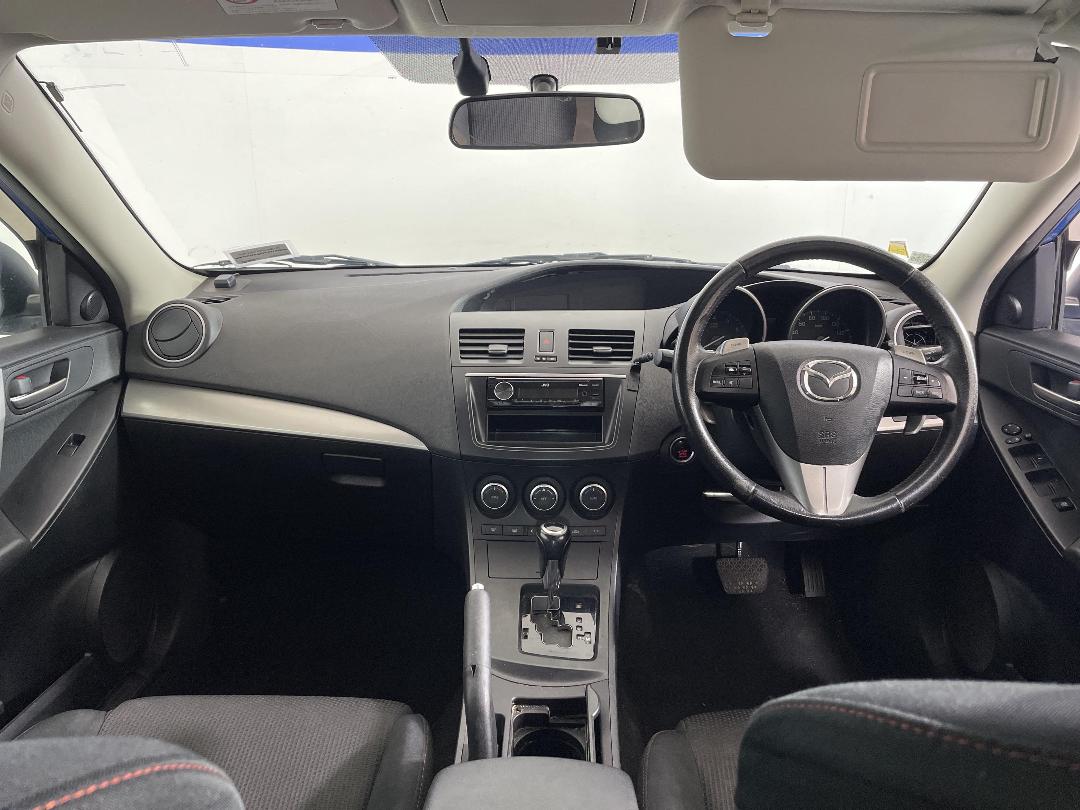 Photo '17' of Mazda Axela Photo '17' of Mazda Axela