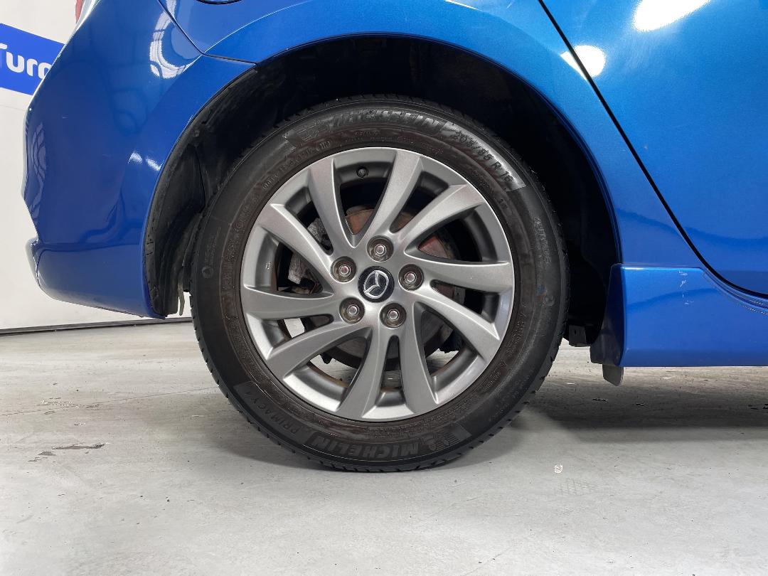 Photo '12' of Mazda Axela